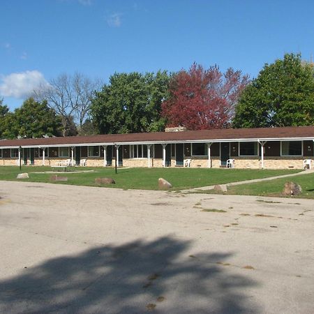 Spinning Wheel Motel Baraboo Exterior photo