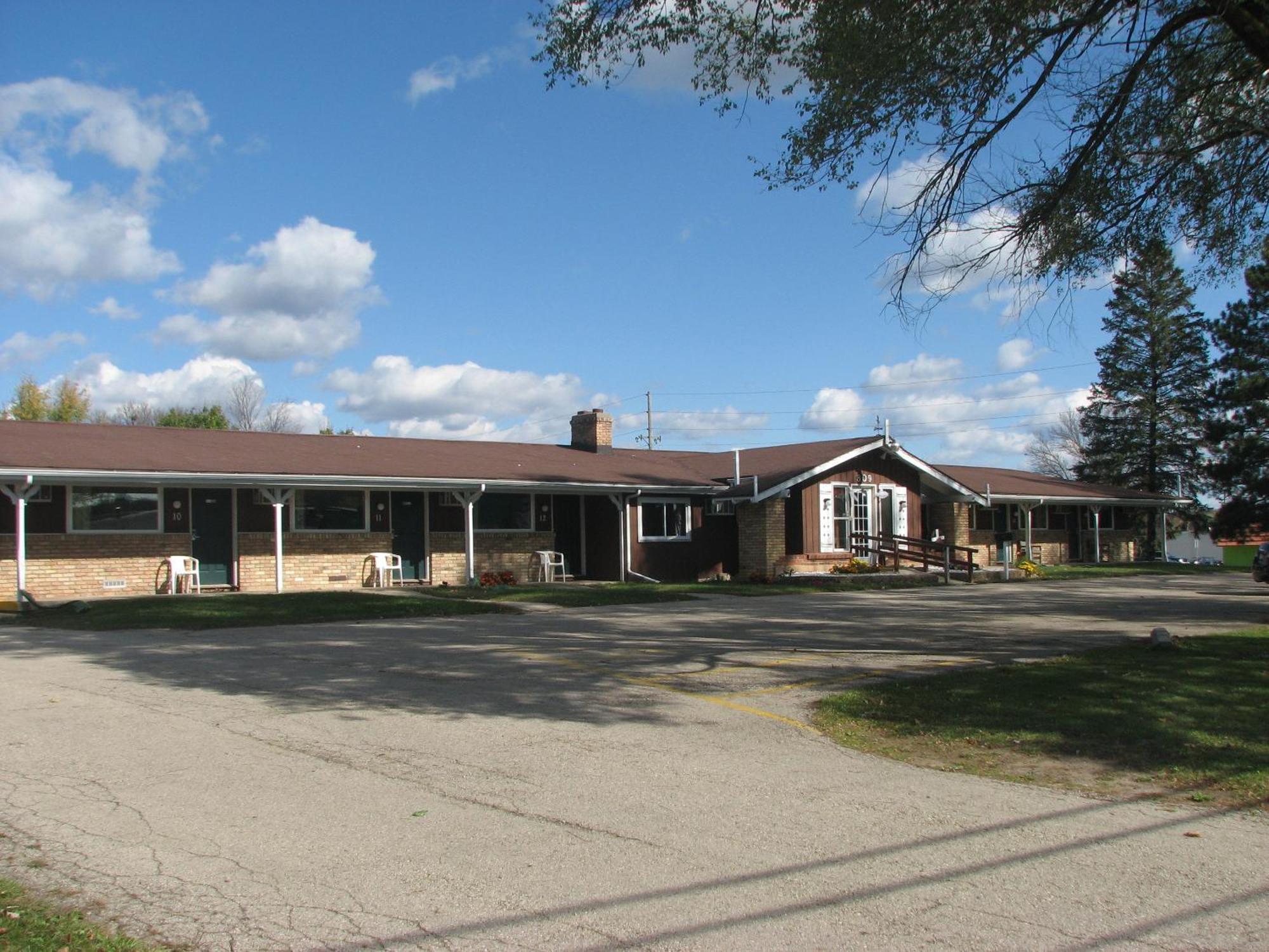 Spinning Wheel Motel Baraboo Exterior photo