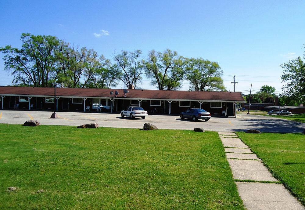 Spinning Wheel Motel Baraboo Exterior photo