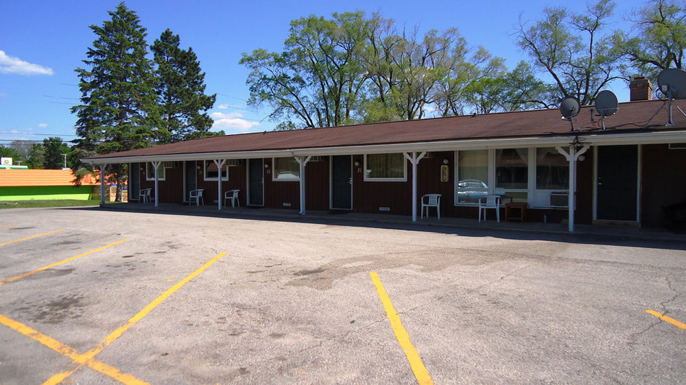 Spinning Wheel Motel Baraboo Exterior photo