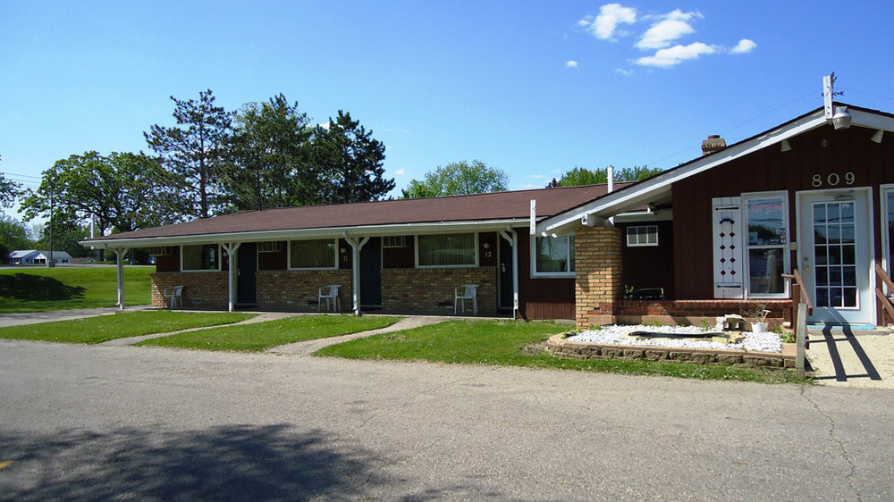 Spinning Wheel Motel Baraboo Exterior photo